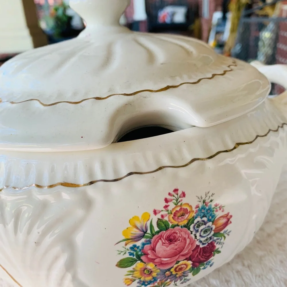 Vintage 1940s soup tureen serving dish with lid - Picture 3 of 12